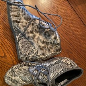 Toms snakeskin wedge booties size 8
